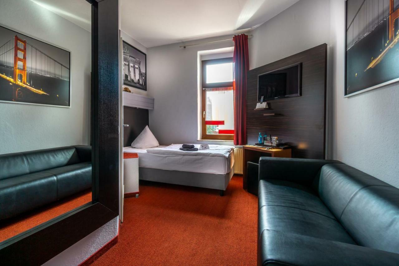 Sl'Otel - Das Stadthotel - Voll Klimatisiert Bernburg Exterior foto